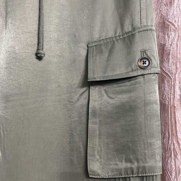 Altar'd State Women's Cargo Pants Size Medium Silky Olive Green Baggy Boho - Picture 3 of 6